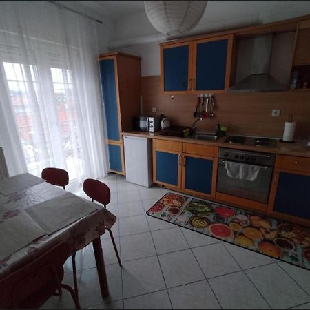 S.T Family Apartement Kalampáka Buitenkant foto